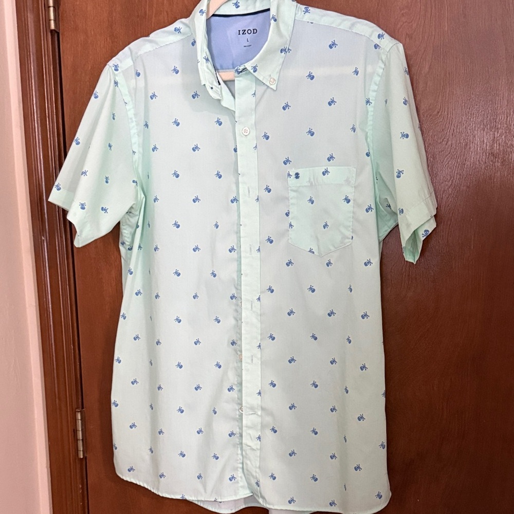 IZOD Mint Green Men's Casual Shirt with skull Accents